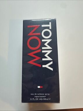 Tommy Hilfiger Tommy Now Box in Navy, Red & White